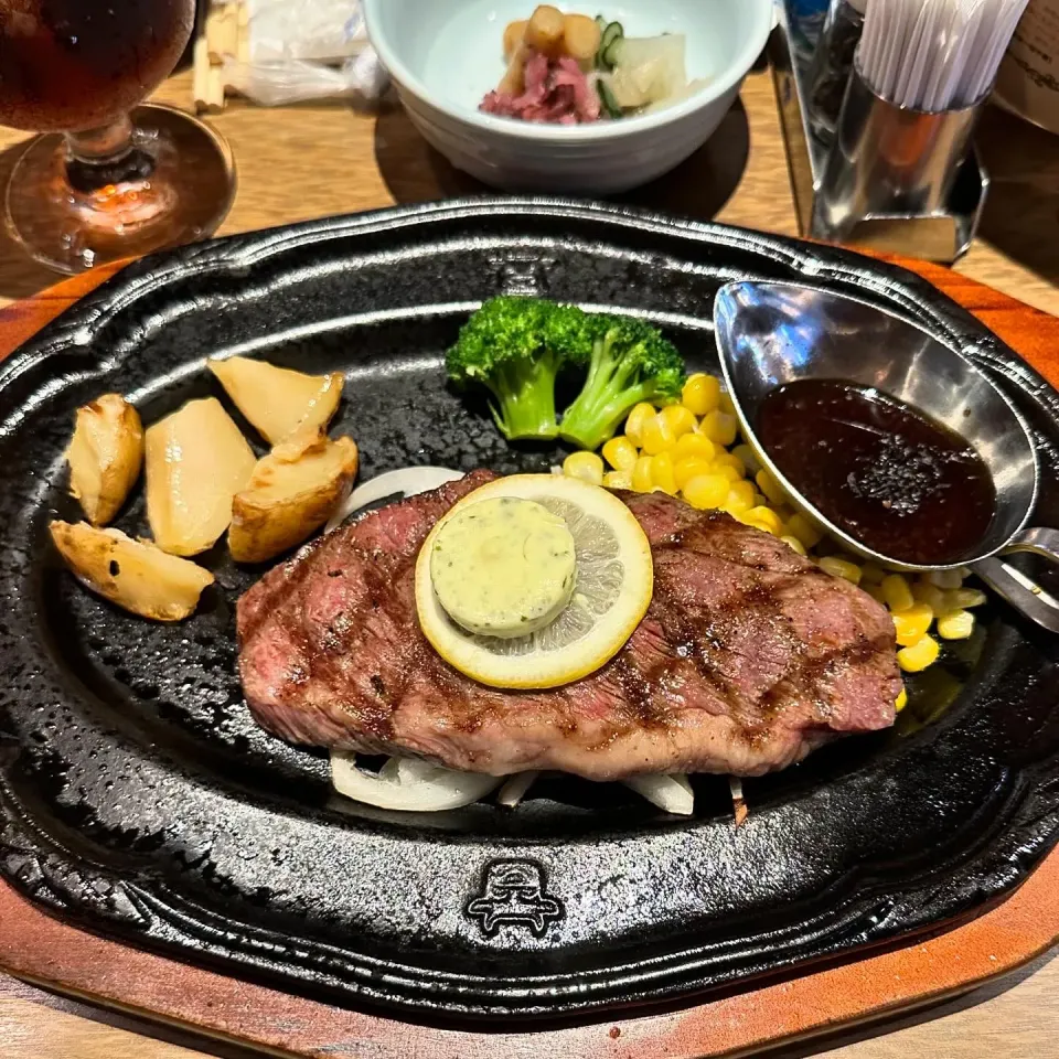 Snapdishの料理写真:肉の万世 イチボステーキ|愛さん