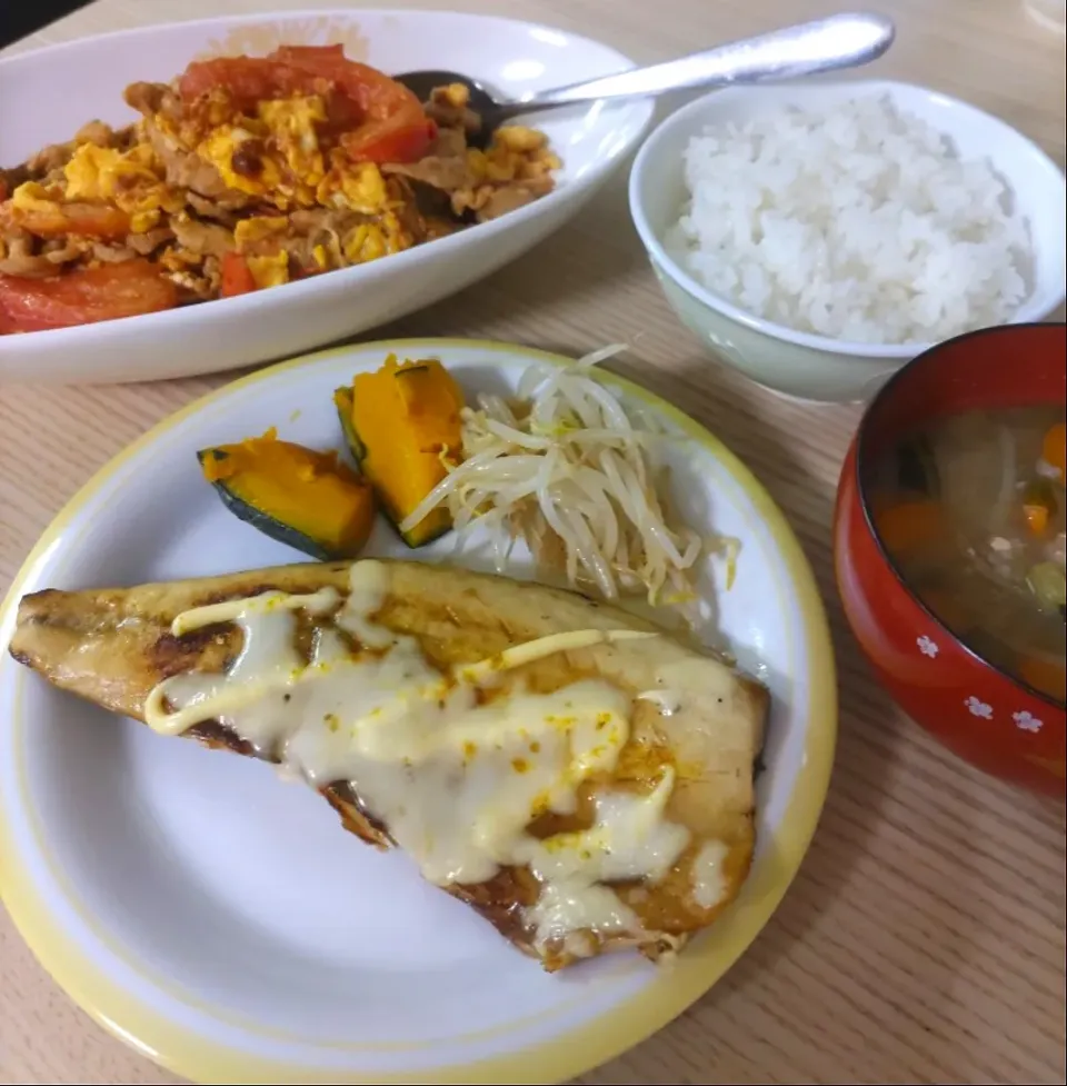 塩さばカレーチーズ風味
豚肉とトマトの卵炒め
もやしナムル|ちゃいさん