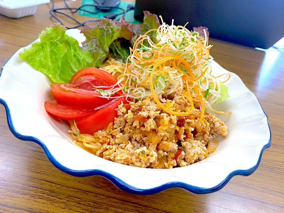 賄いできましたよ〜サンサスのきねうち冷やし中華麺で豚キムチ冷やし中華|shikaさん