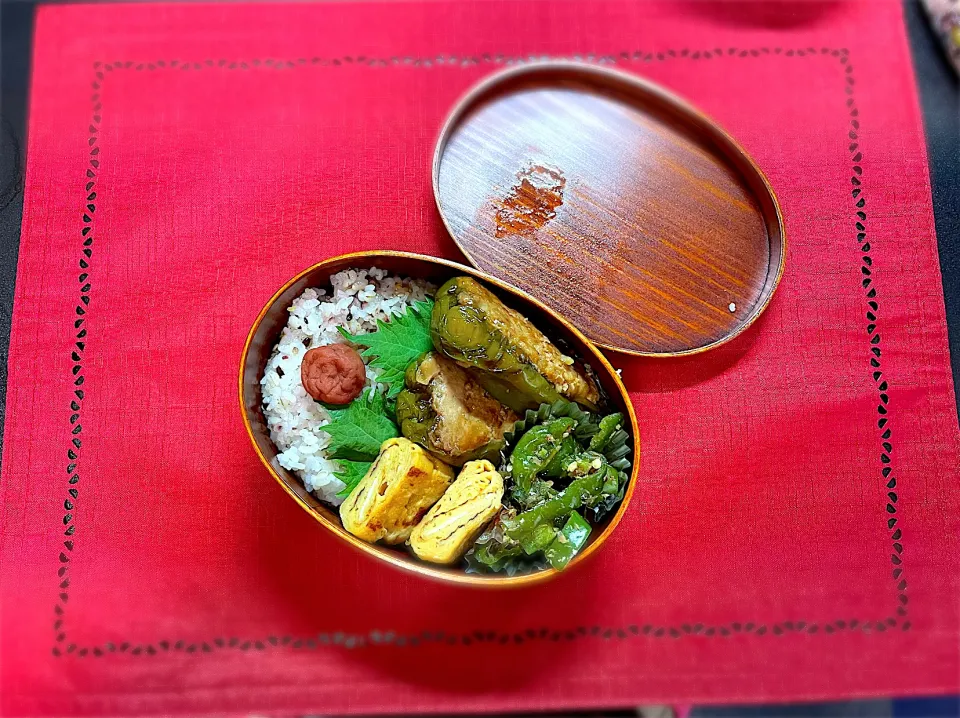 ピーマンの肉詰め弁当|きつねうどんさん