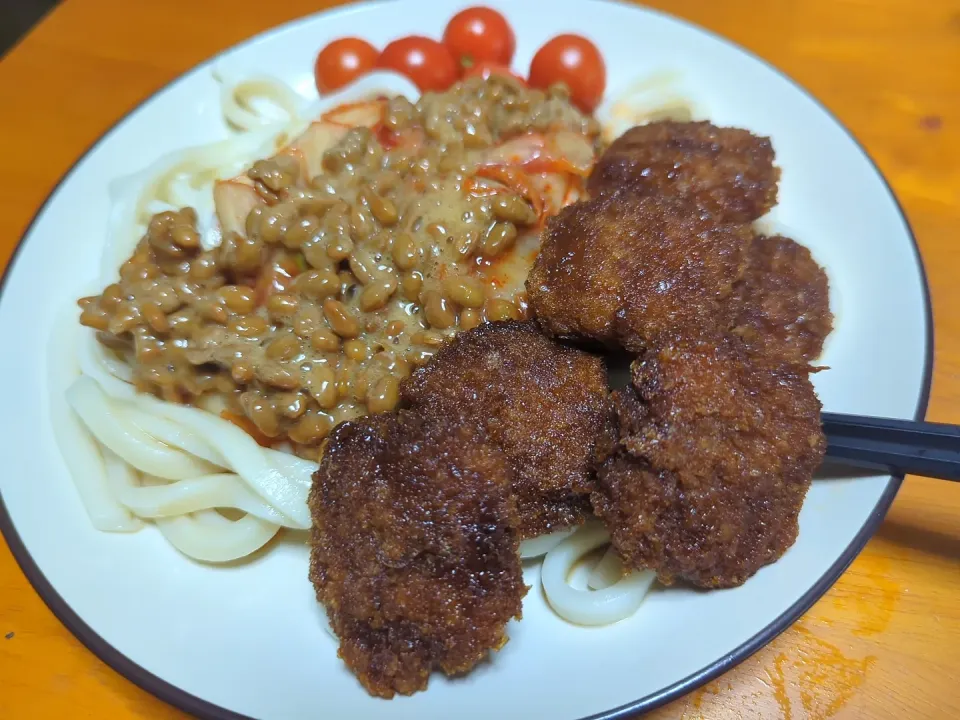 キムチ納豆冷うどん|紅梅さん