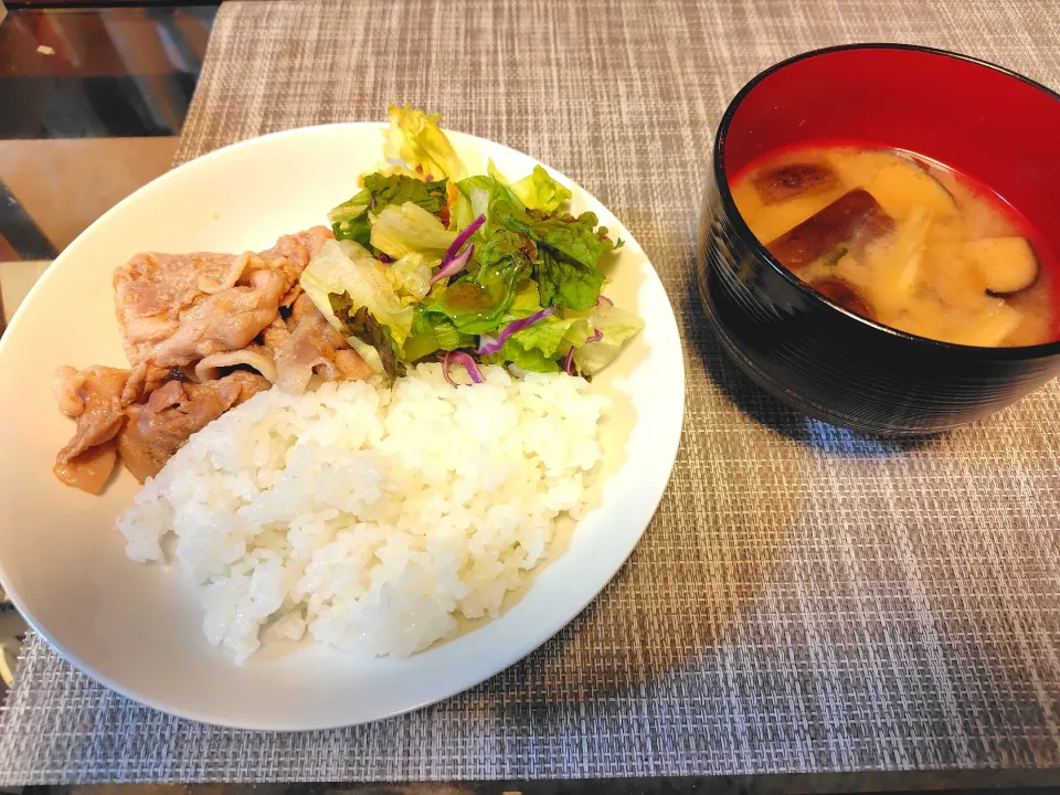 生姜焼きてな茄子の味噌汁|takacさん