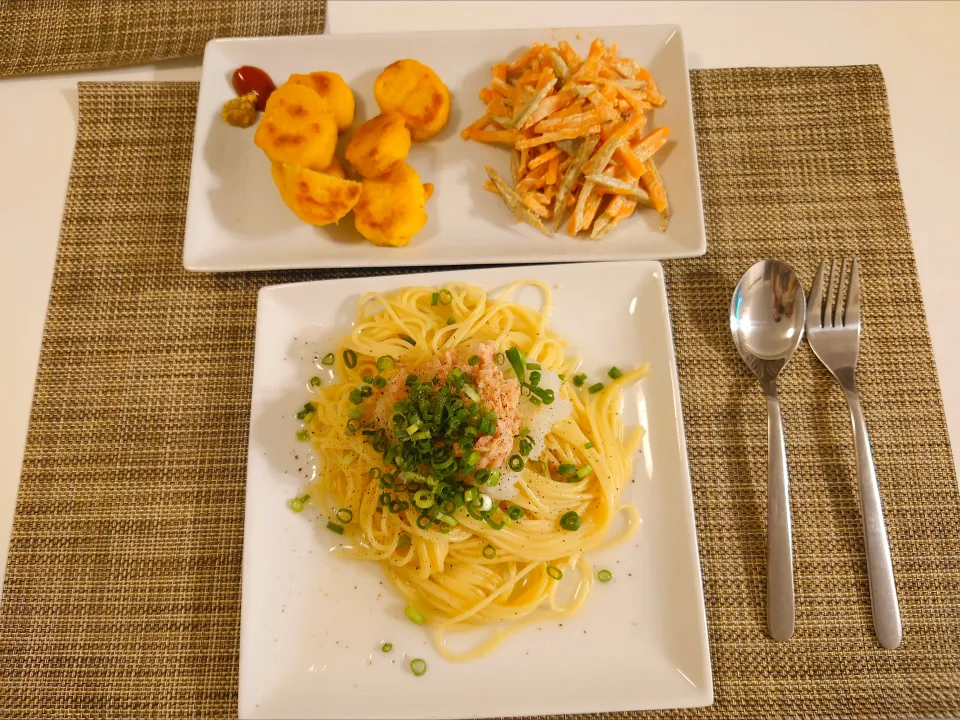 今日の夕食　大根おろしとツナの塩麹パスタ、ごぼうサラダ、チキンナゲット|pinknari🐰🌈さん