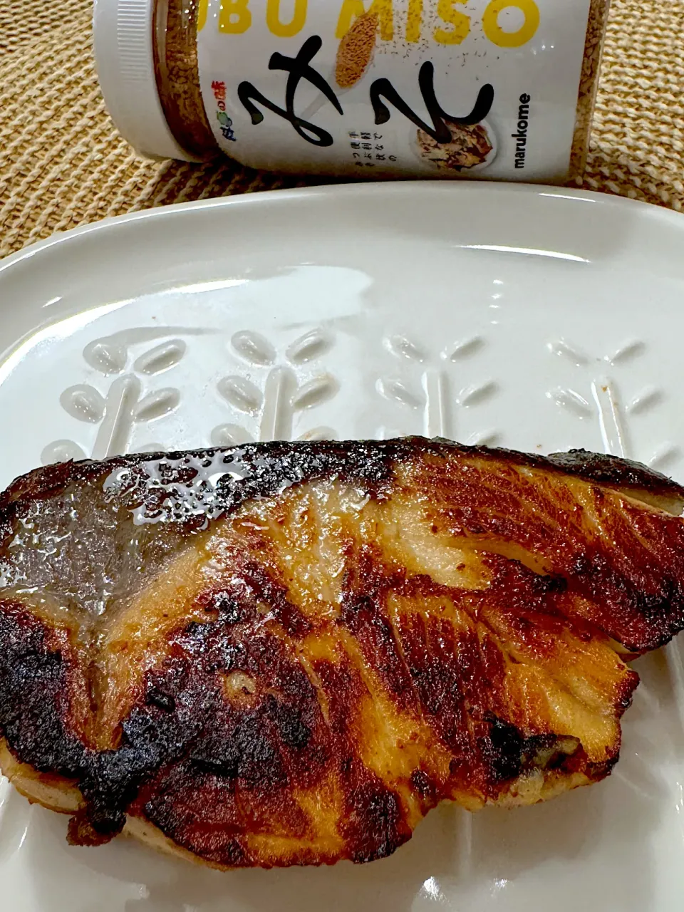 Snapdishの料理写真:シンプルな味付け⭐︎ブリみそ漬け焼きつくってみた|mimoさん