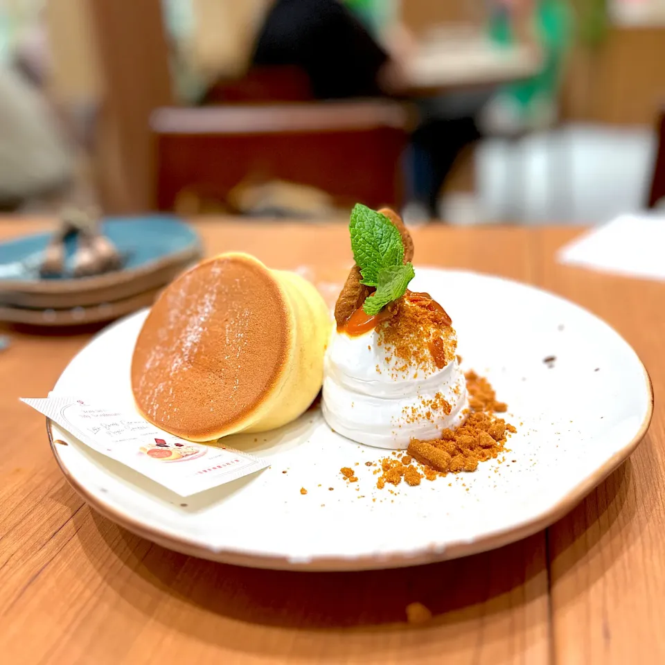 Snapdishの料理写真:Lotus biscoff caramel soufflés|skyblueさん