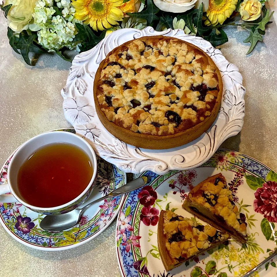 チェリーとルバーブのクランブルタルト🥧|ゆきゆきゆっきぃさん