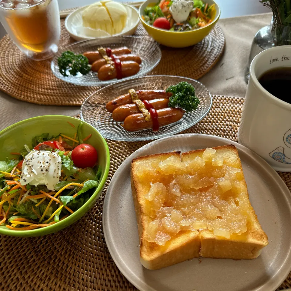 Snapdishの料理写真:8/24❤︎休日モーニング🌱

・ 銀座に志かわ食パン
・自家製梨ジャムバタートースト
・ ポケモンミルク蒸しパン
・ 炙りシャウエッセン
・ クリームチーズグリーンサラダ🥗|Makinsさん