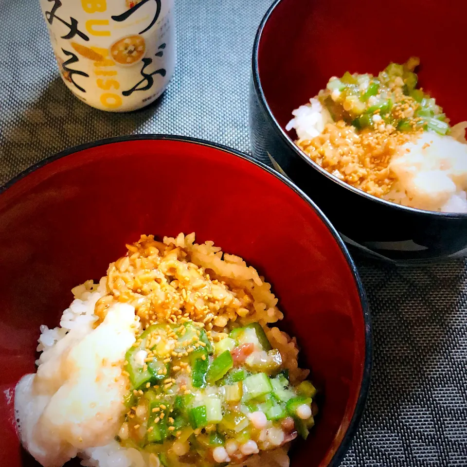 Snapdishの料理写真:つぶみそネバトロ丼|ユミさん