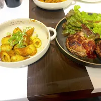 Snapdishの料理写真:竹輪のカレーマヨ&ハンバーグ|yasuさん