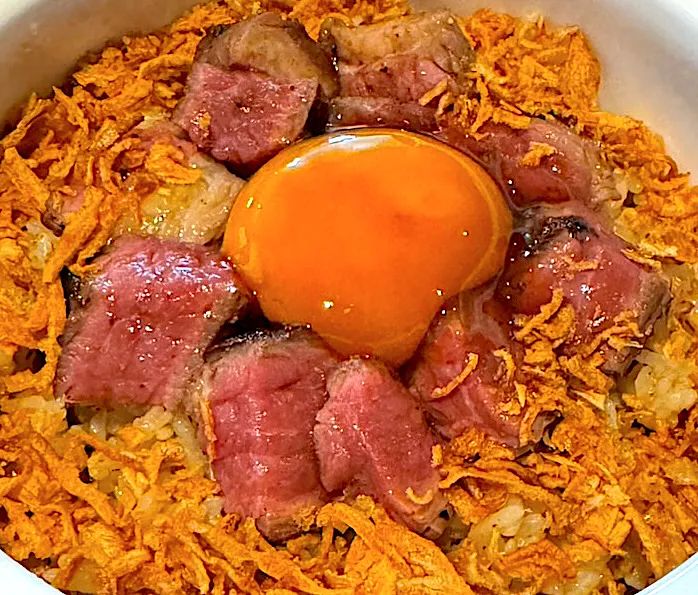 Snapdishの料理写真:Beef Fat Fried Rice|kajonsakさん