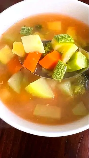 sopa de verduras|lucecita Sánchezさん