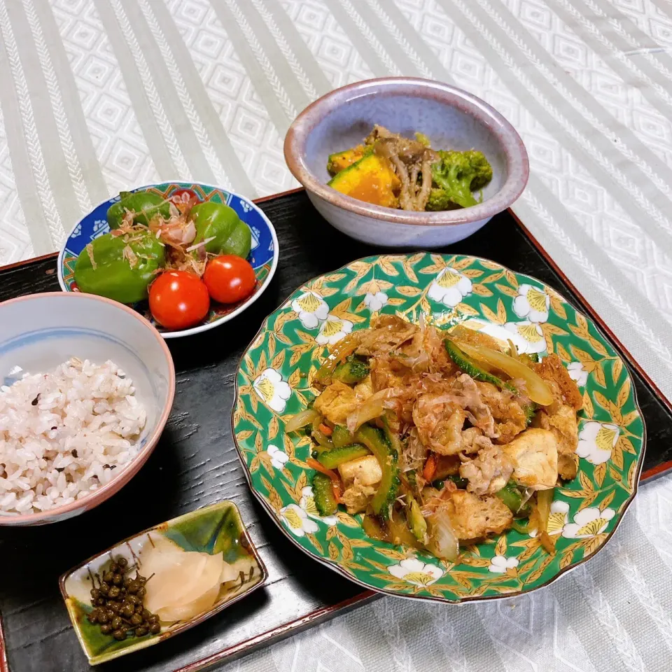 grandmaの晩ごはん☆ 今夜はネギ焼きを…玉葱の酢漬けに生姜の酢漬けを千切りにして一緒に漬けてます|kaoriさん