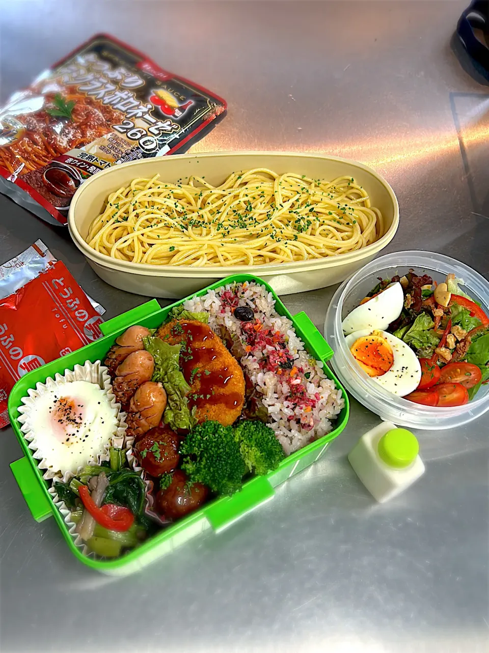 R6.8/25（日） ·͜·♡ミートソースパスタ&コロッケ弁当👨🏻‍🍳|hamakoさん