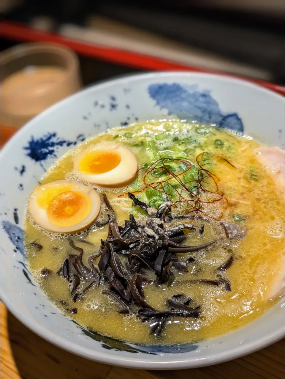 今日のお昼ごはん
神戸三ノ宮の一嗹の鶏白湯ラーメン☺️🍜|としちゃんさん