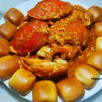 Snapdishの料理写真:Chili Crab with Bun🦀|kellymyliana_tew@yahoo.com.sgさん