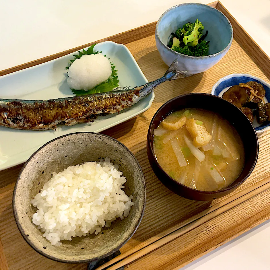 Snapdishの料理写真:秋刀魚の塩焼き定食|pontalさん