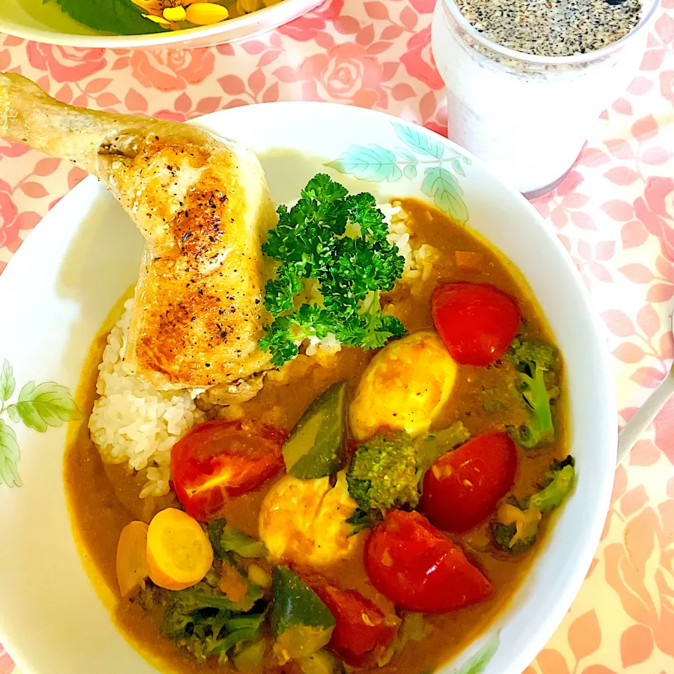 夏野菜スパイスカレー🍛骨付き鶏肉添えて^ - ^|HAMI69さん