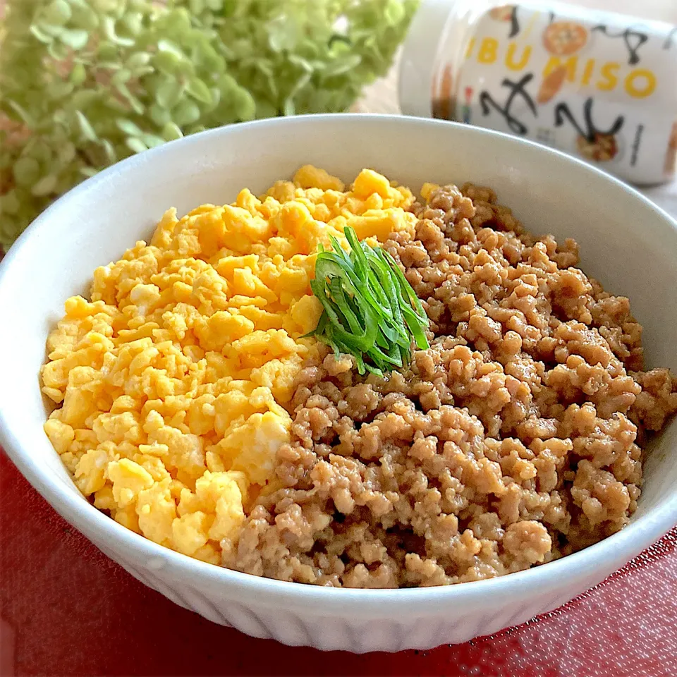 レンジで肉味噌〜活用①2食丼〜|みずほさん