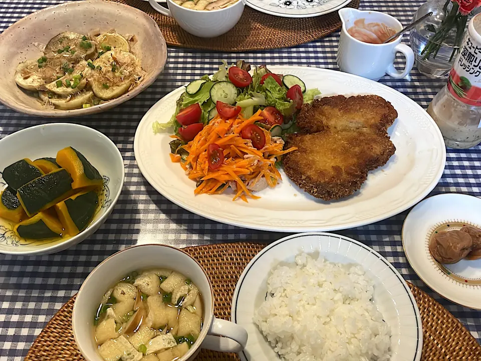 ミラノ風カツレツ　キャロットラペ🥗　カボチャ煮物　焼き白茄子　白米　お味噌汁|blue_bird07さん