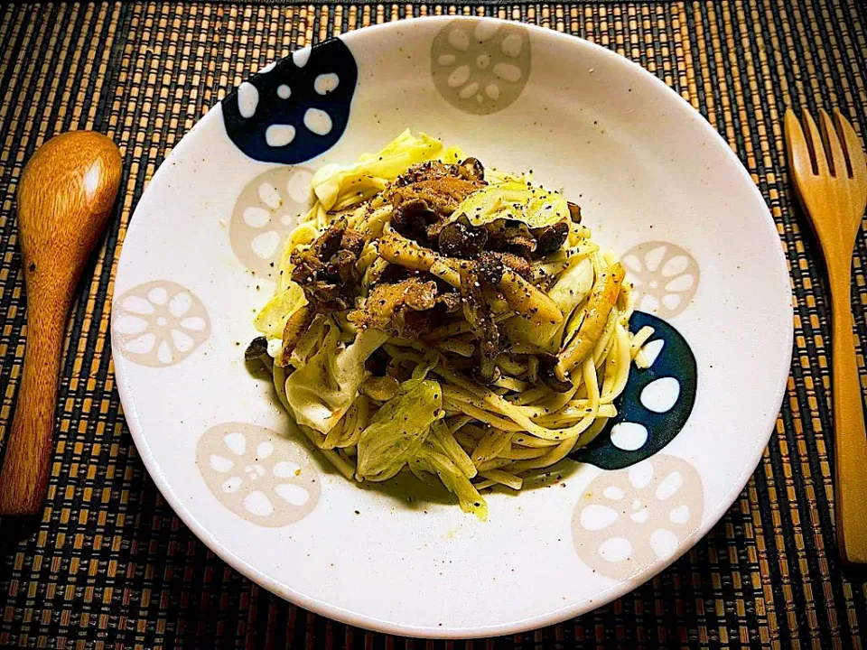 しめじと砂肝のジェノベーゼ焼きうどん|カジさん