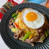 Snapdishの料理写真:牛肉のピリ辛ねぎ塩レモン焼きそば