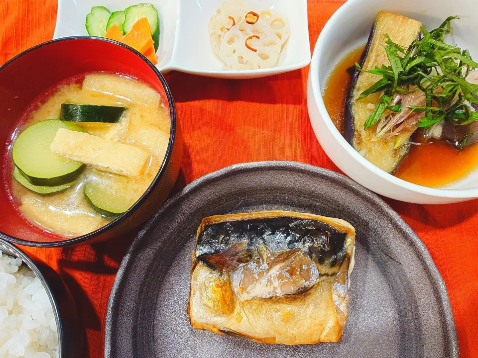 鯖の塩焼きと茄子の揚げ浸し|伊藤央さん