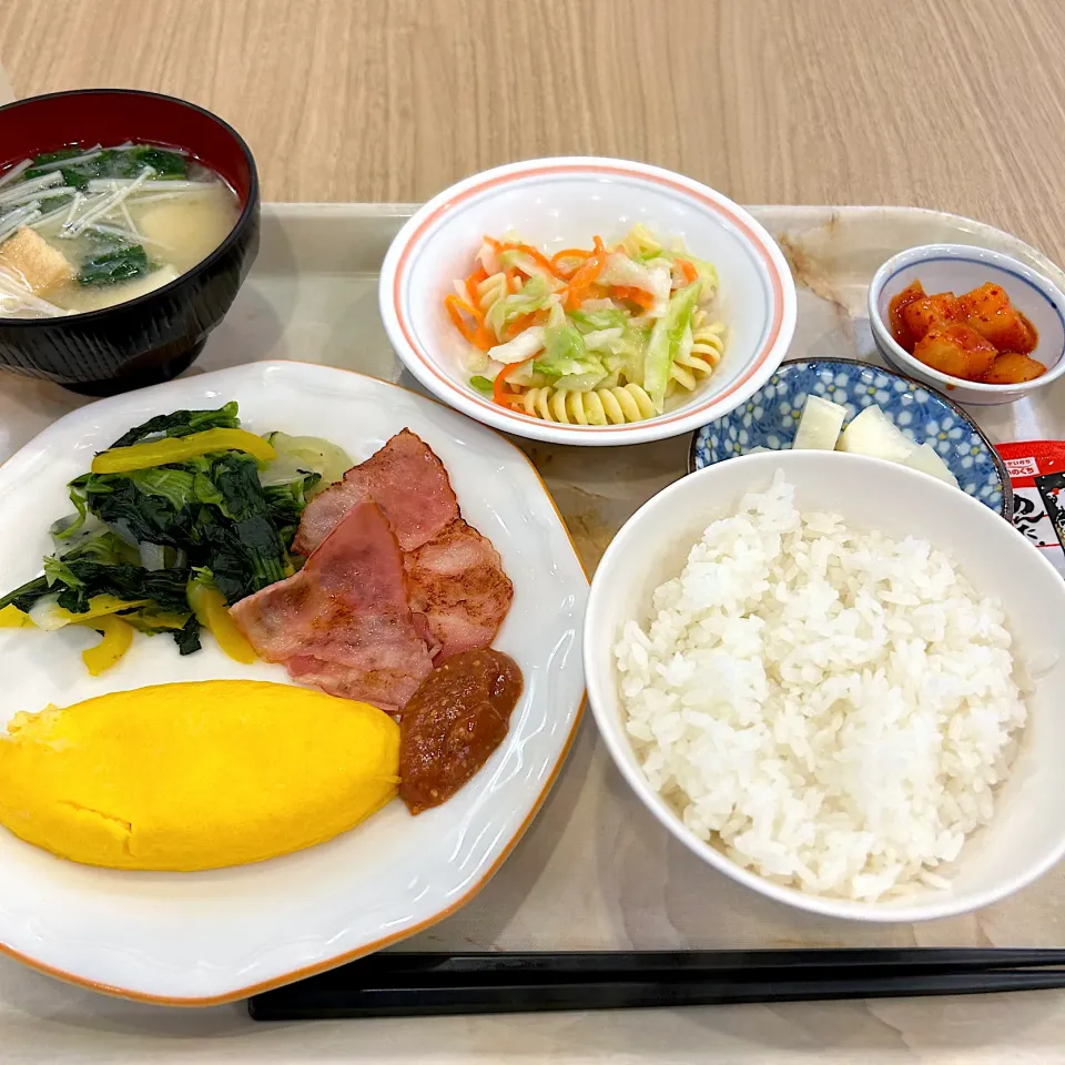 寮で朝ごはん😋|すかラインさん