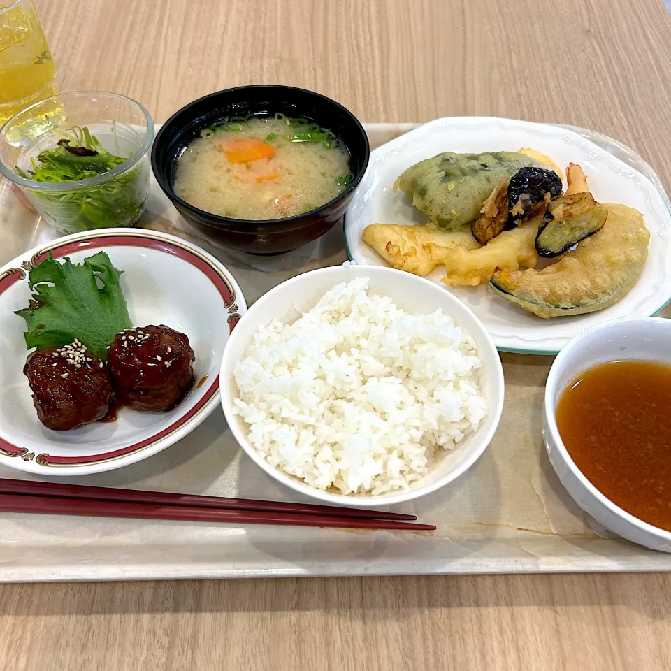 寮で晩ごはん😋|すかラインさん