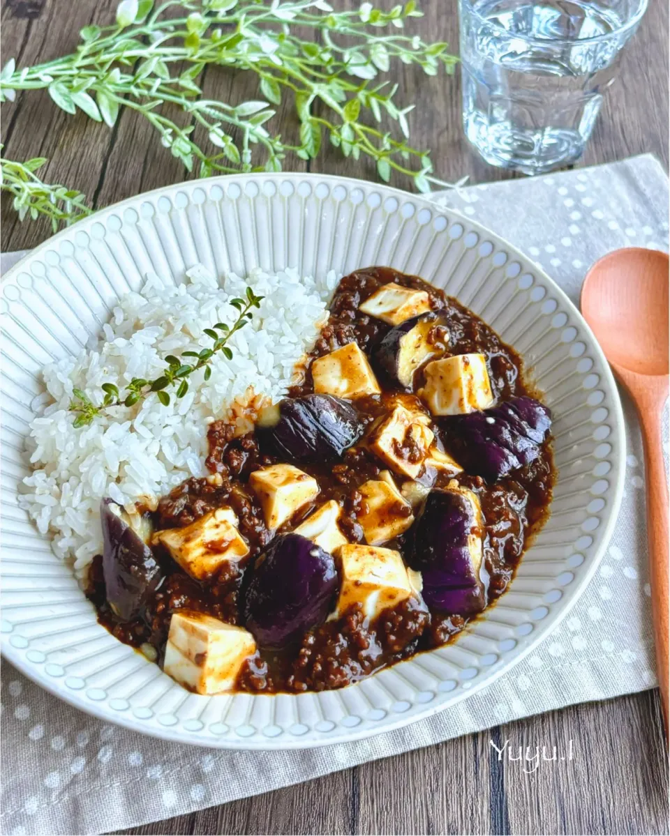 Snapdishの料理写真:なすと豆腐のブラックキーマカレー|ゆーこどんさん