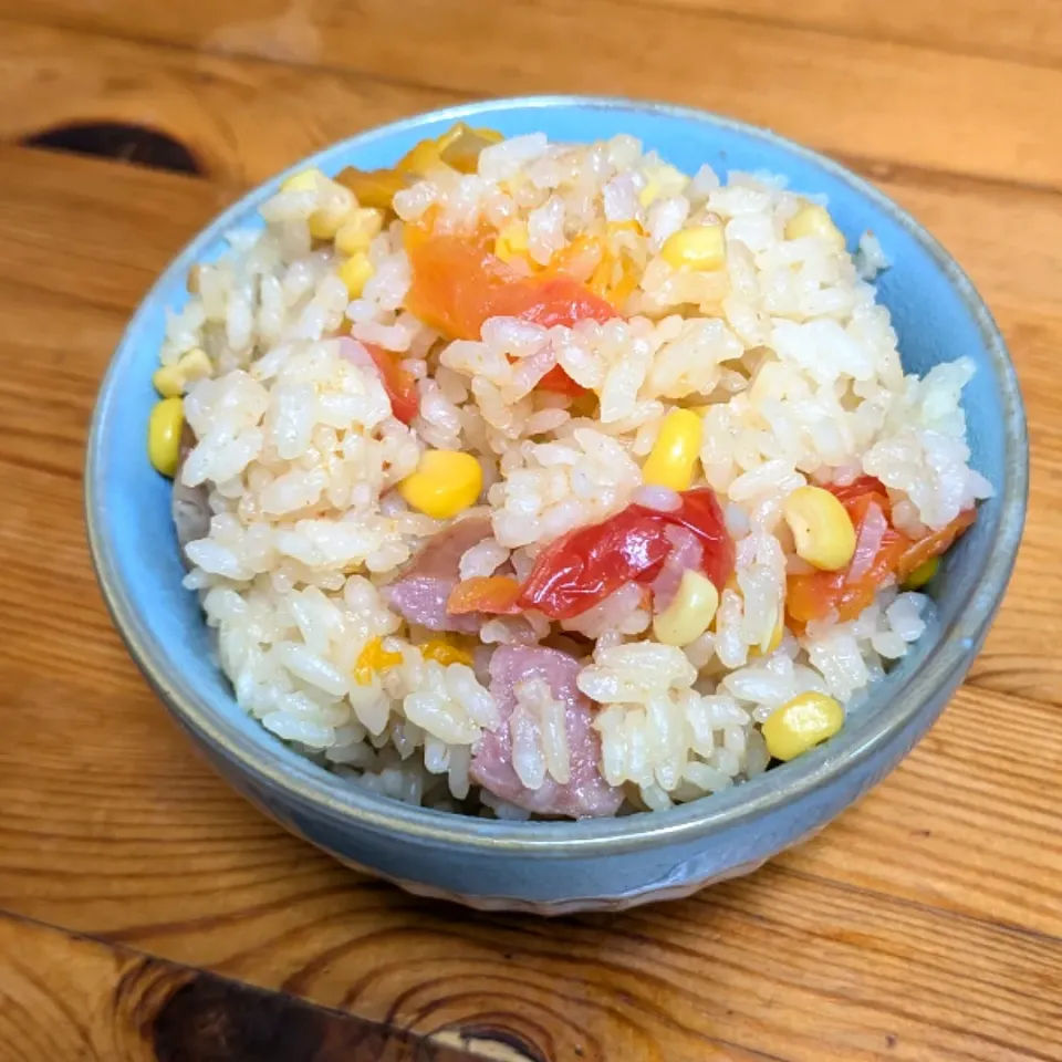 夏野菜炊き込みご飯🍚🥢|まゆめろさん