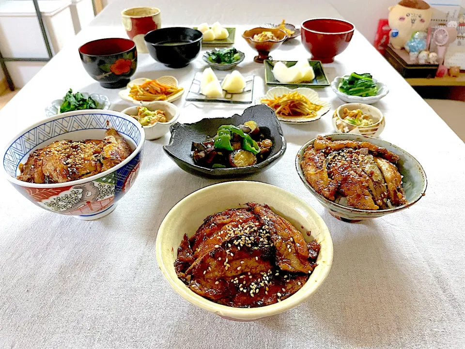 鰯の蒲焼丼🐟🍚|ゆかりさん