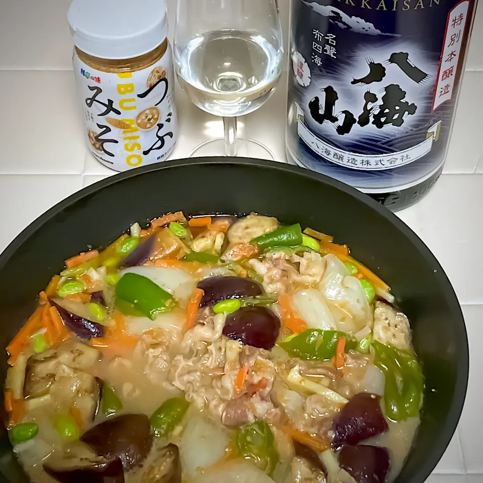 ＊牛肉と野菜のつぶみそ煮込みと日本酒|tukkyさん