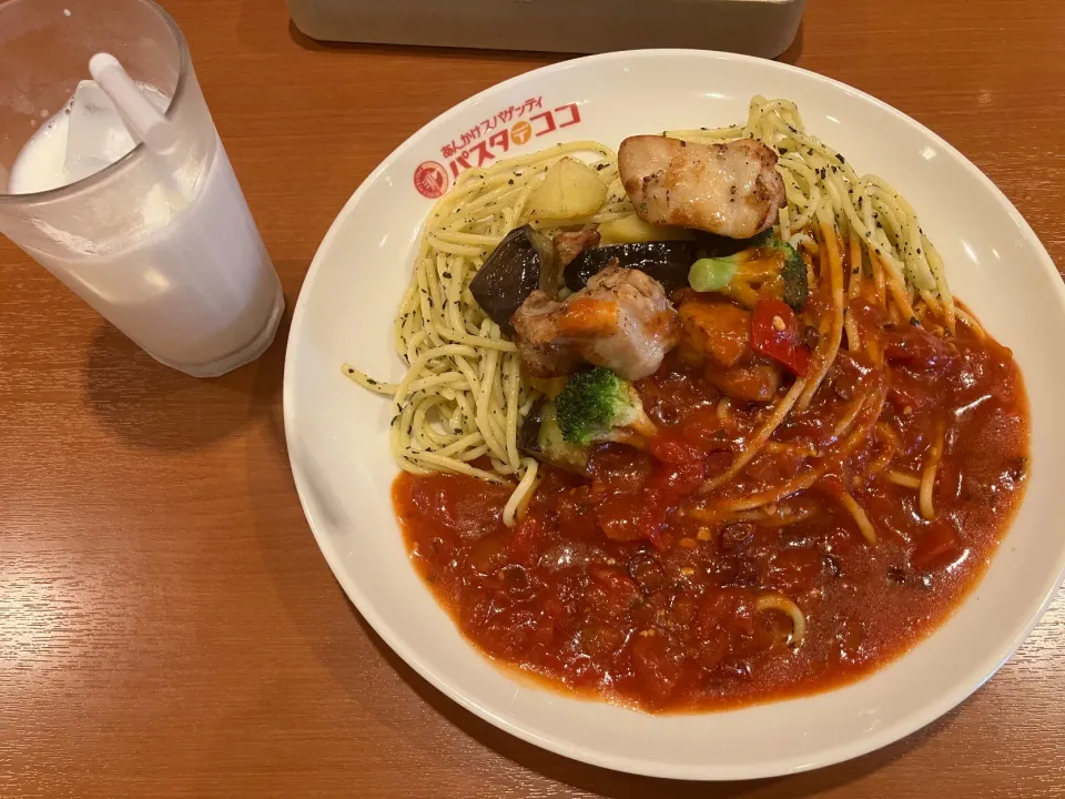 ローストチキンと彩り野菜の真っ赤なトマトあんかけスパゲッティ|takashiwagaさん