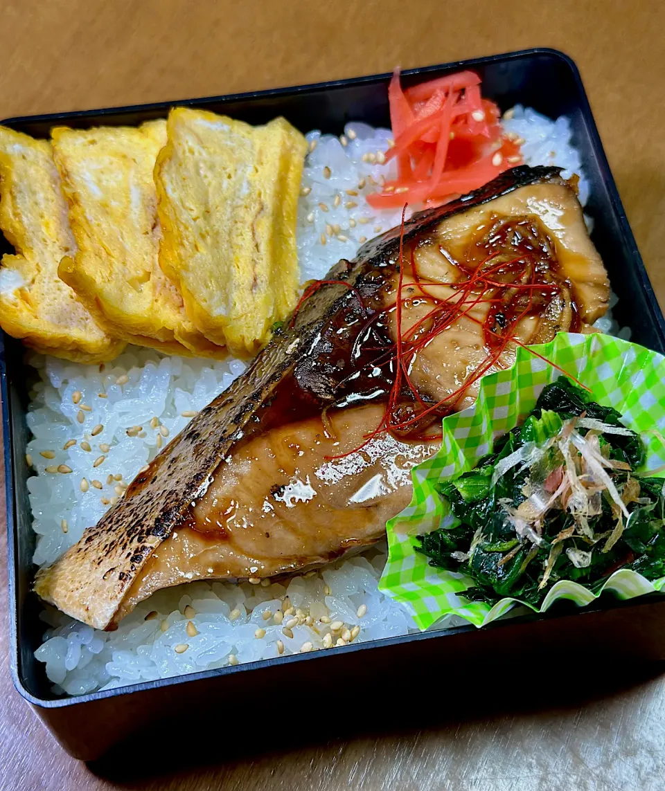 Snapdishの料理写真:ブリ照焼弁当|ichiさん