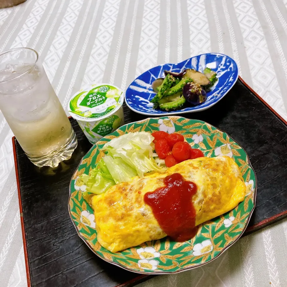 grandmaの晩ごはん☆ 今夜はオムライス
ゴーヤと茄子の浅漬け…梅酒で頂きます|kaoriさん