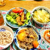 Snapdishの料理写真:エリンギの豚バラ巻き　肉じゃが　キャベツと卵のスープ　キムチとごま油をのせた冷奴　もち麦ご飯|あつこさん