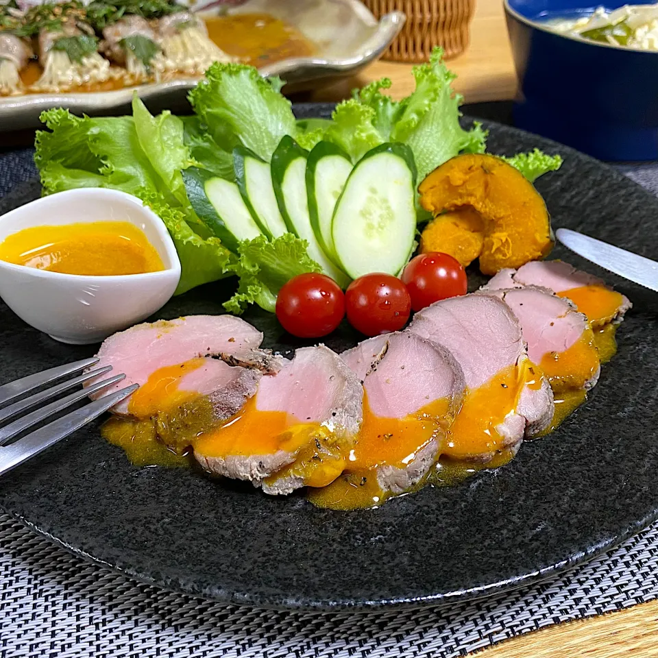 Snapdishの料理写真:シローさんの料理 豚ヘレコンフィ　つぶみそうにくソース|sakurakoさん