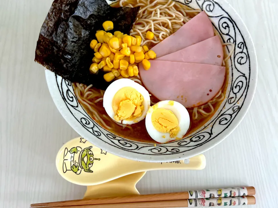 Snapdishの料理写真:辛味噌ラーメン|こずりんさん