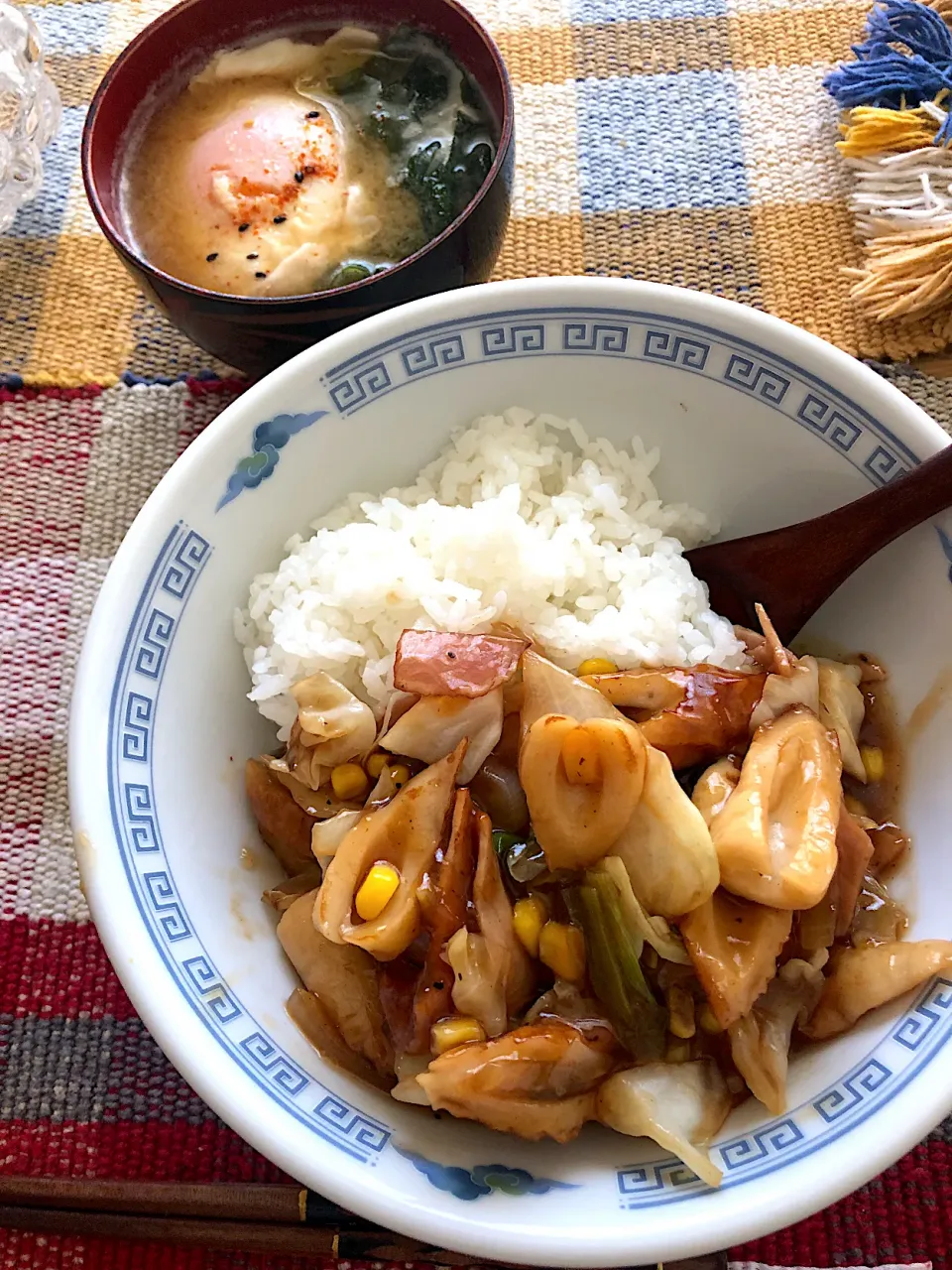 食材ピンチ(><)!あるもの炒めてトロミを付けてどんぶりにすると大満足💮|Tina Tomoko😋さん