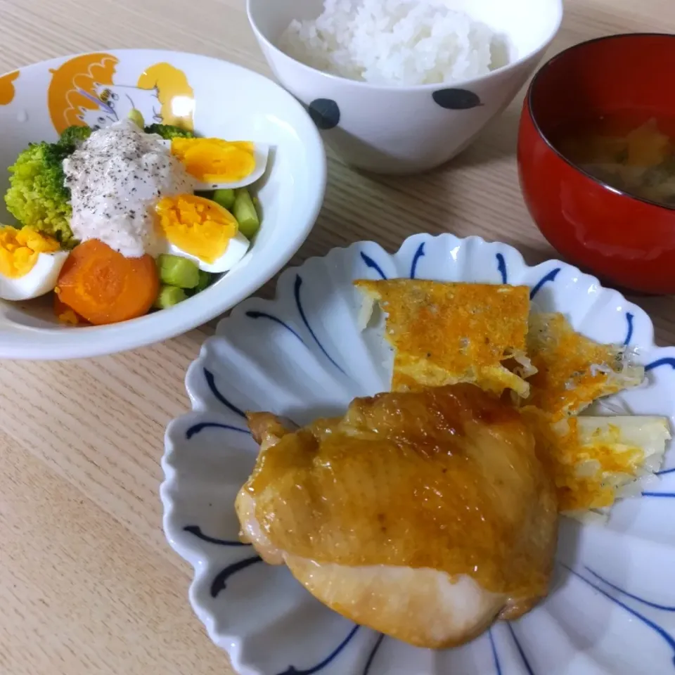 照焼きチキン
しらすとじゃがいもガレット
ツナソースの温野菜サラダ|ちゃいさん