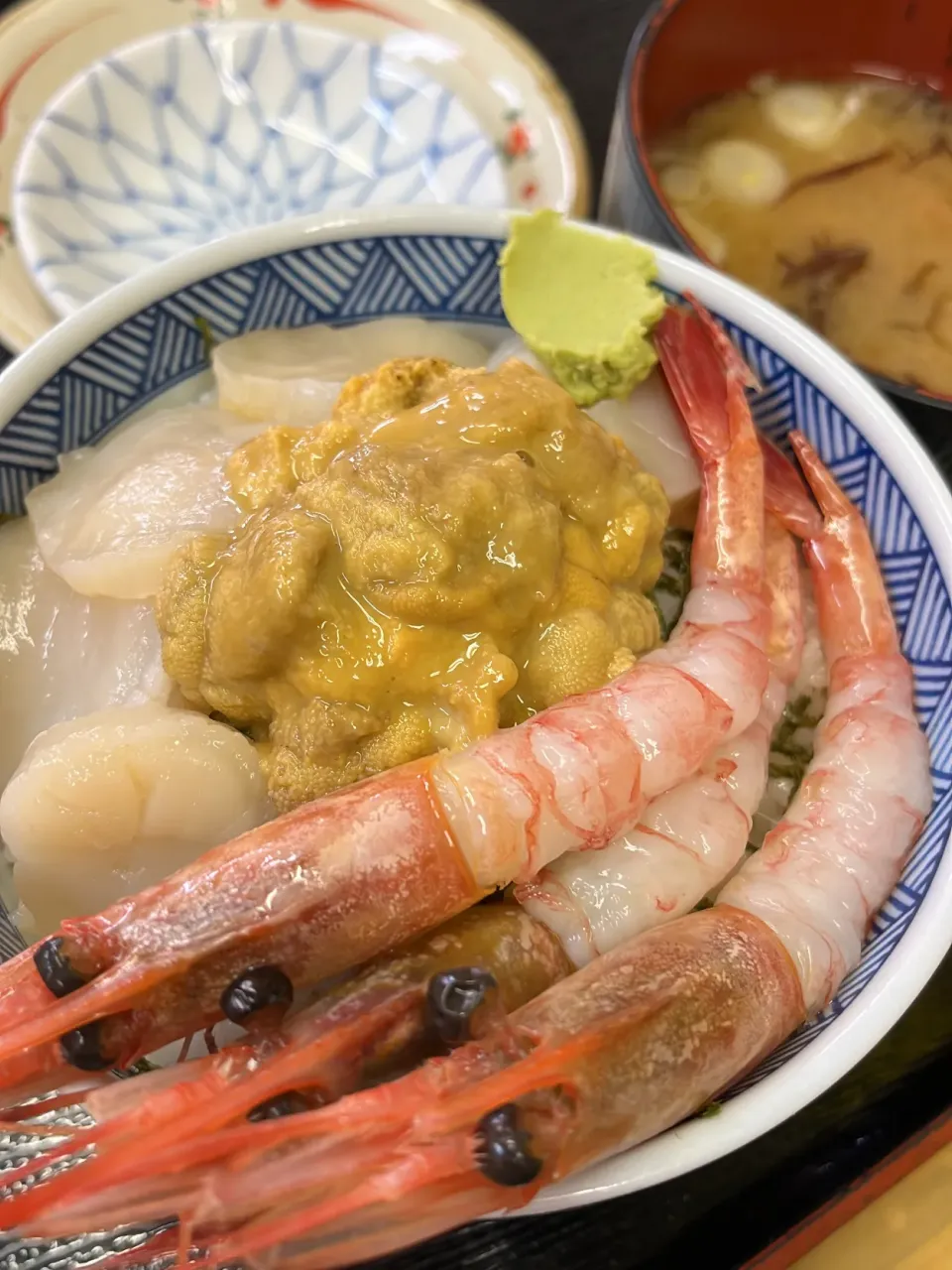 選べる3色丼   生牡蠣サービス|rockiさん