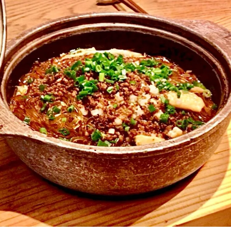 挽肉と春雨の土鍋煮込で晩酌💦
青菜炒め& 厚揚げと椎茸の煮物を添えて晩ごはん(^^)・・|ばくあんしゃさん