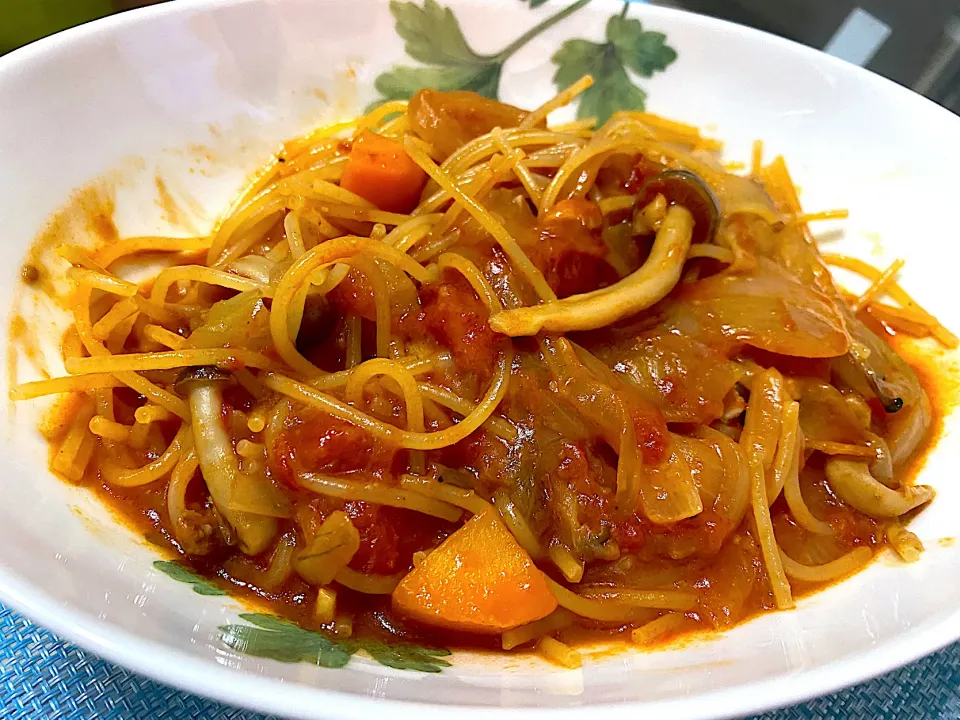 鶏もも肉のトマト煮　リメイクパスタ|単身赴任のっちさん