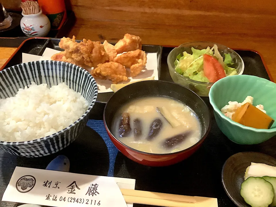 今日のお昼は唐揚げ定食😋|アライさんさん