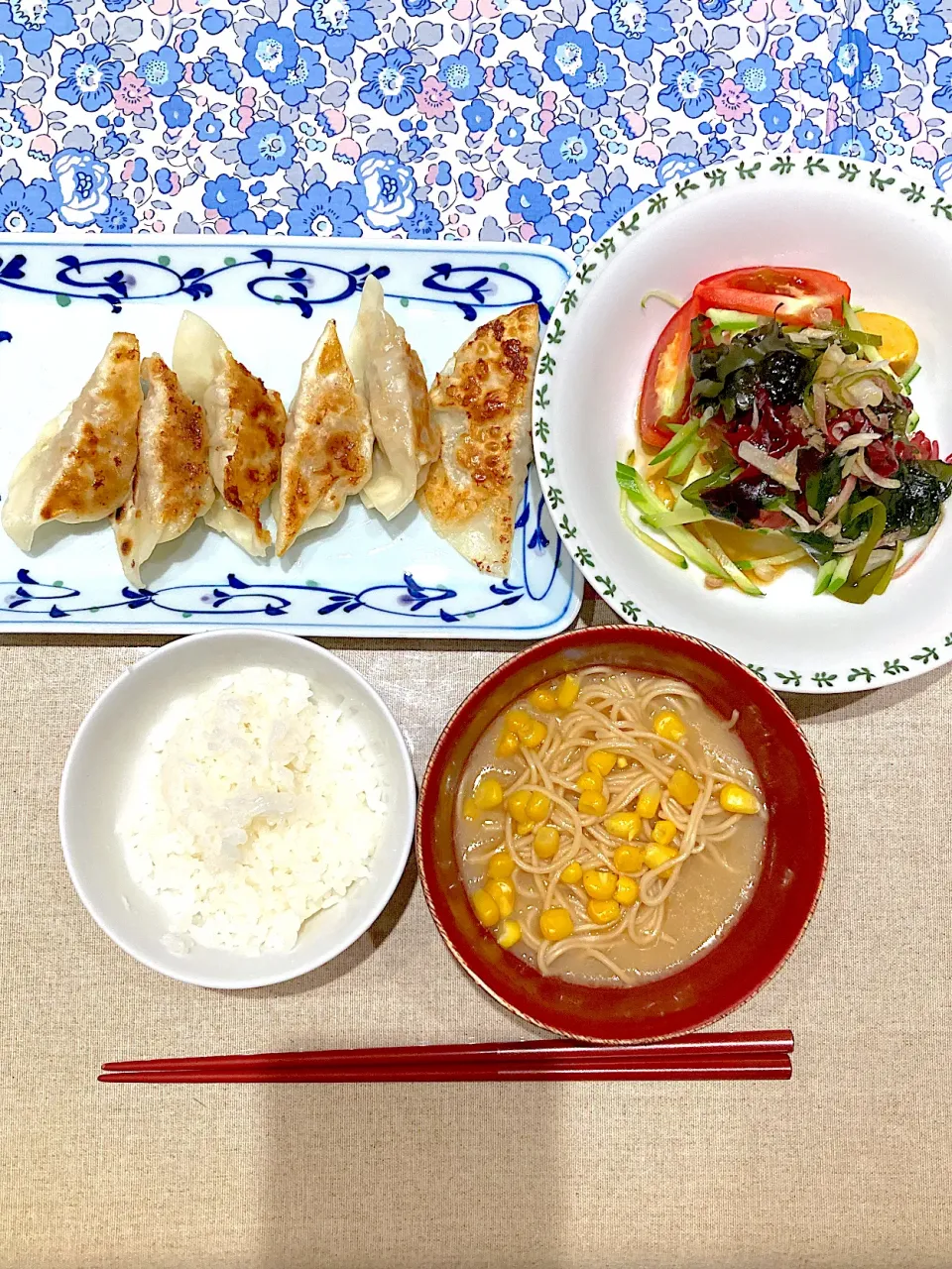 餃子と海藻サラダ豆腐とラーメン|おしゃべり献立さん