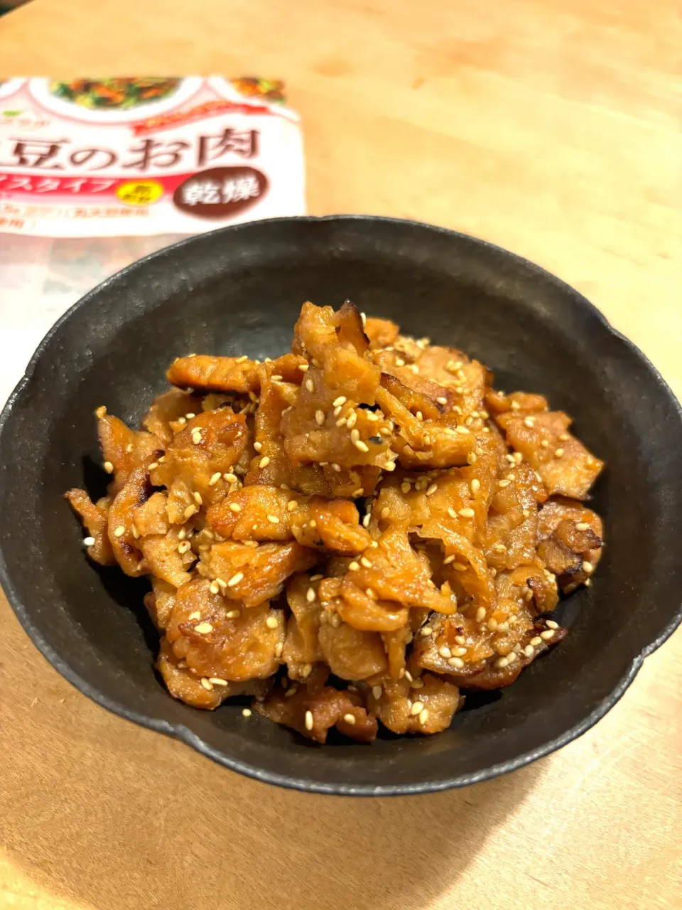 Snapdishの料理写真:大豆のお肉でごま油の甘辛炒め|すずさん