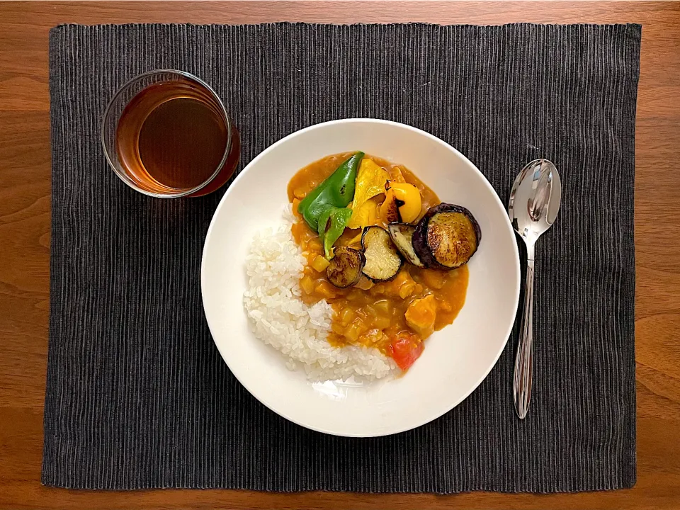 ありもの野菜カレーのお夕飯🍛|みーぬさん