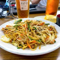 Snapdishの料理写真:あるもん野菜のソース焼きそばで昼メシ