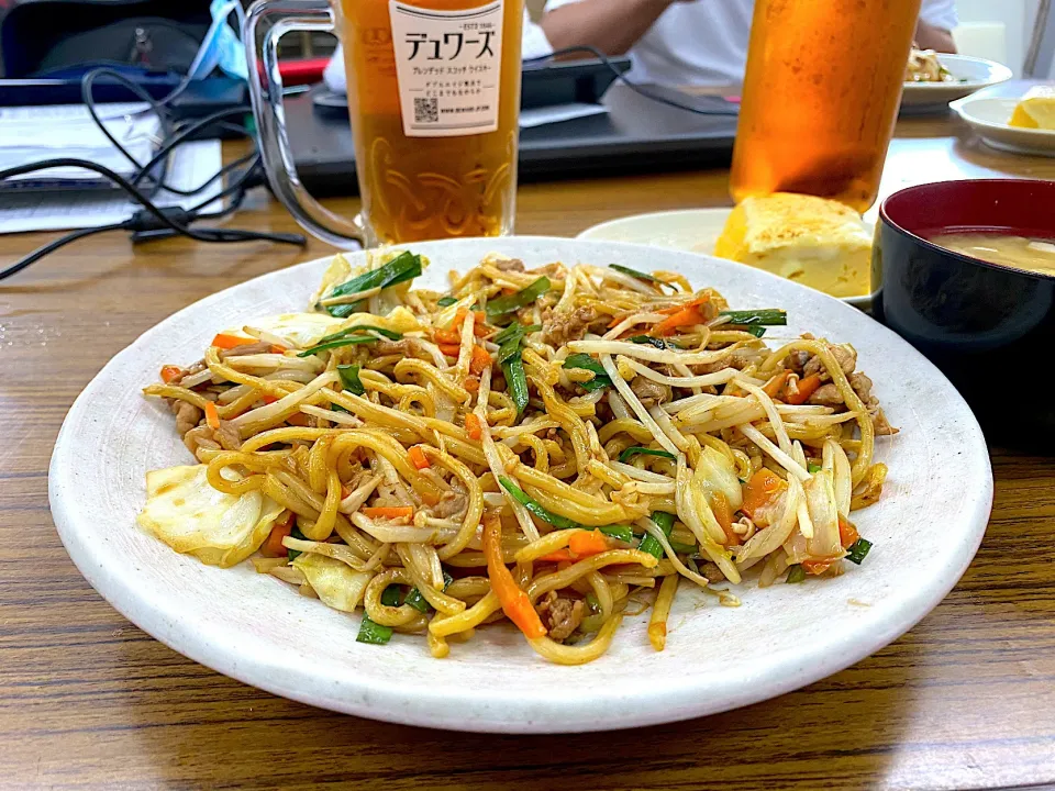 あるもん野菜のソース焼きそばで昼メシ|shikaさん