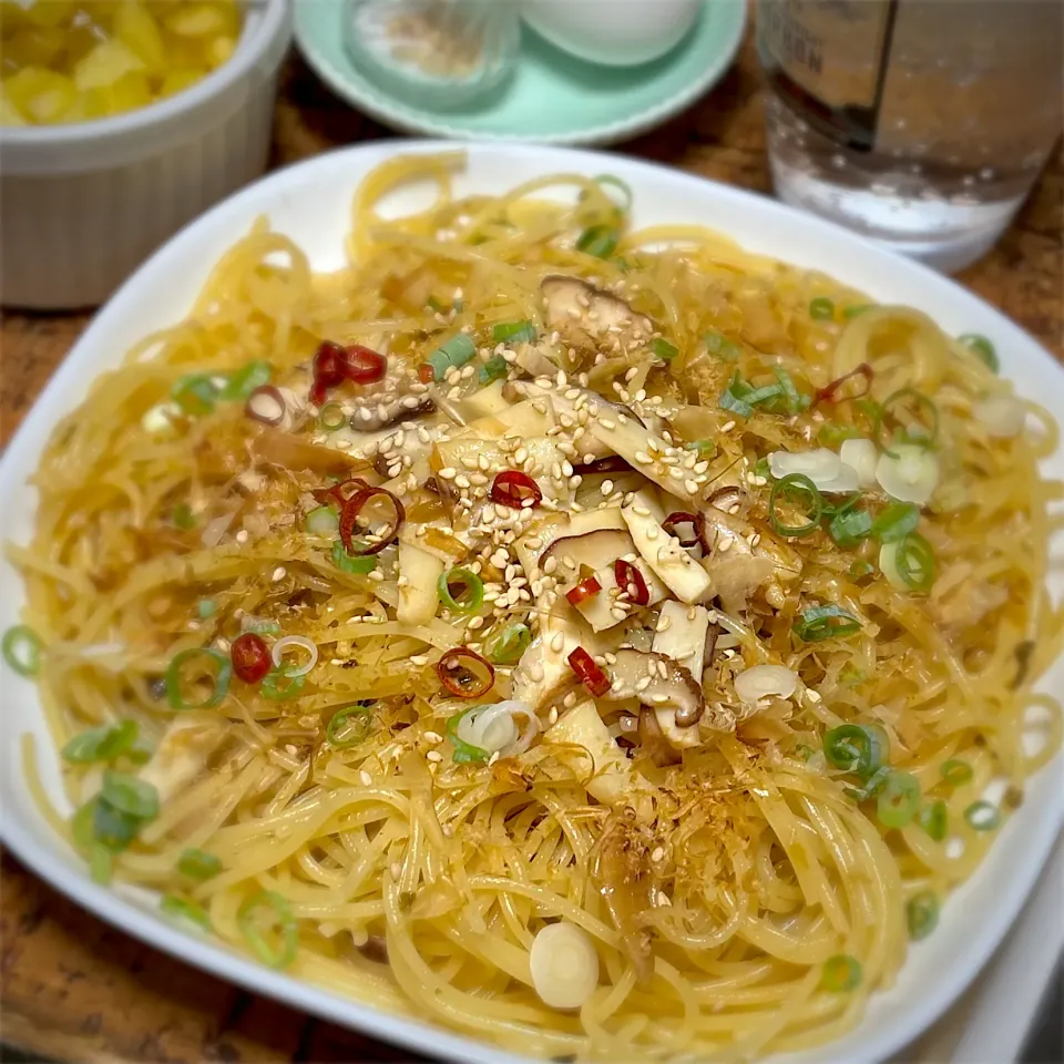 Snapdishの料理写真:今日の「朝パー」は和風しょうゆ高菜パスタ🍝|にょんにいさん